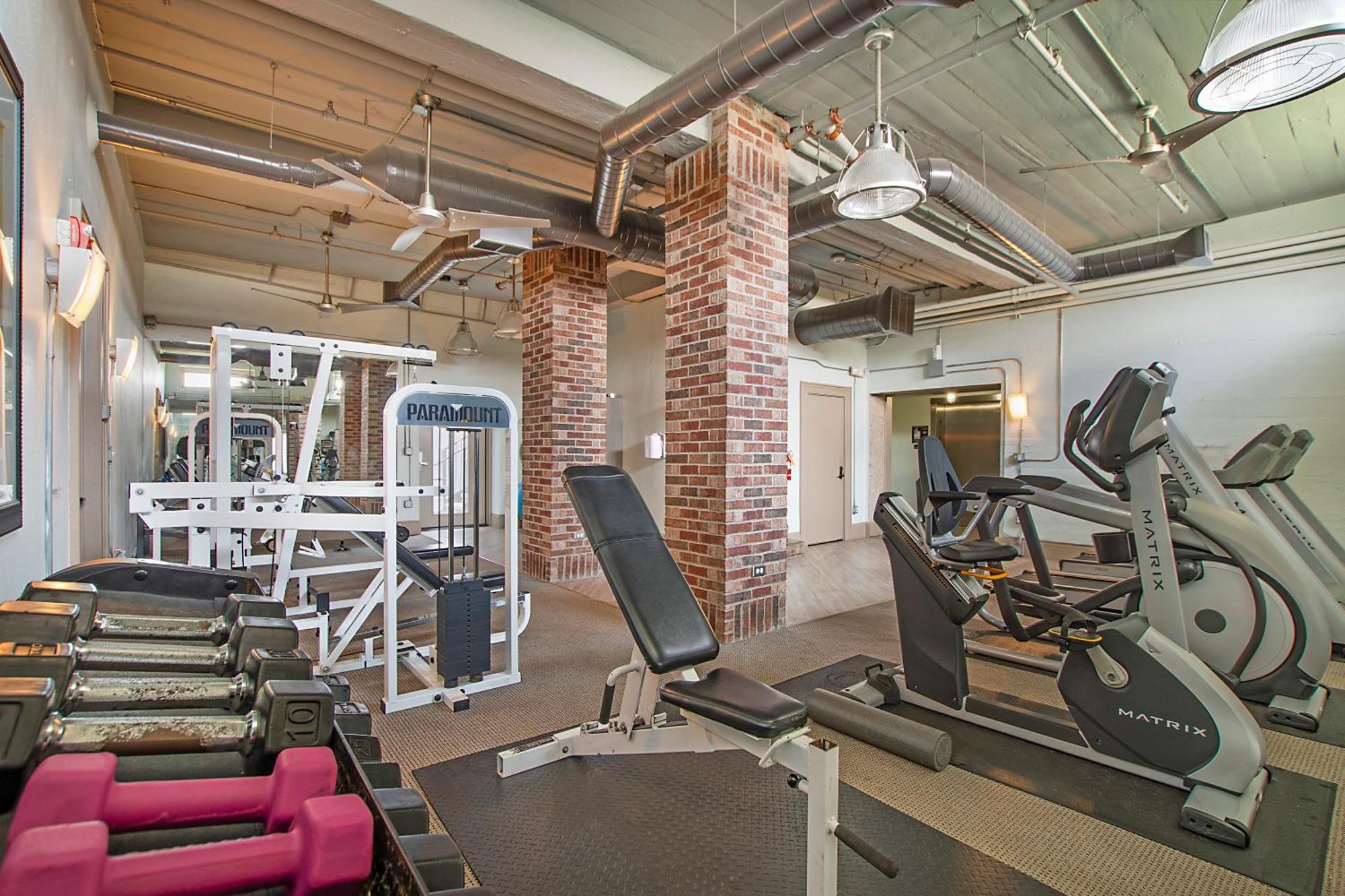 Cowboy Live, Laugh, & Loft Fort Worth 2 Bedroom Loft Downtown מראה חיצוני תמונה