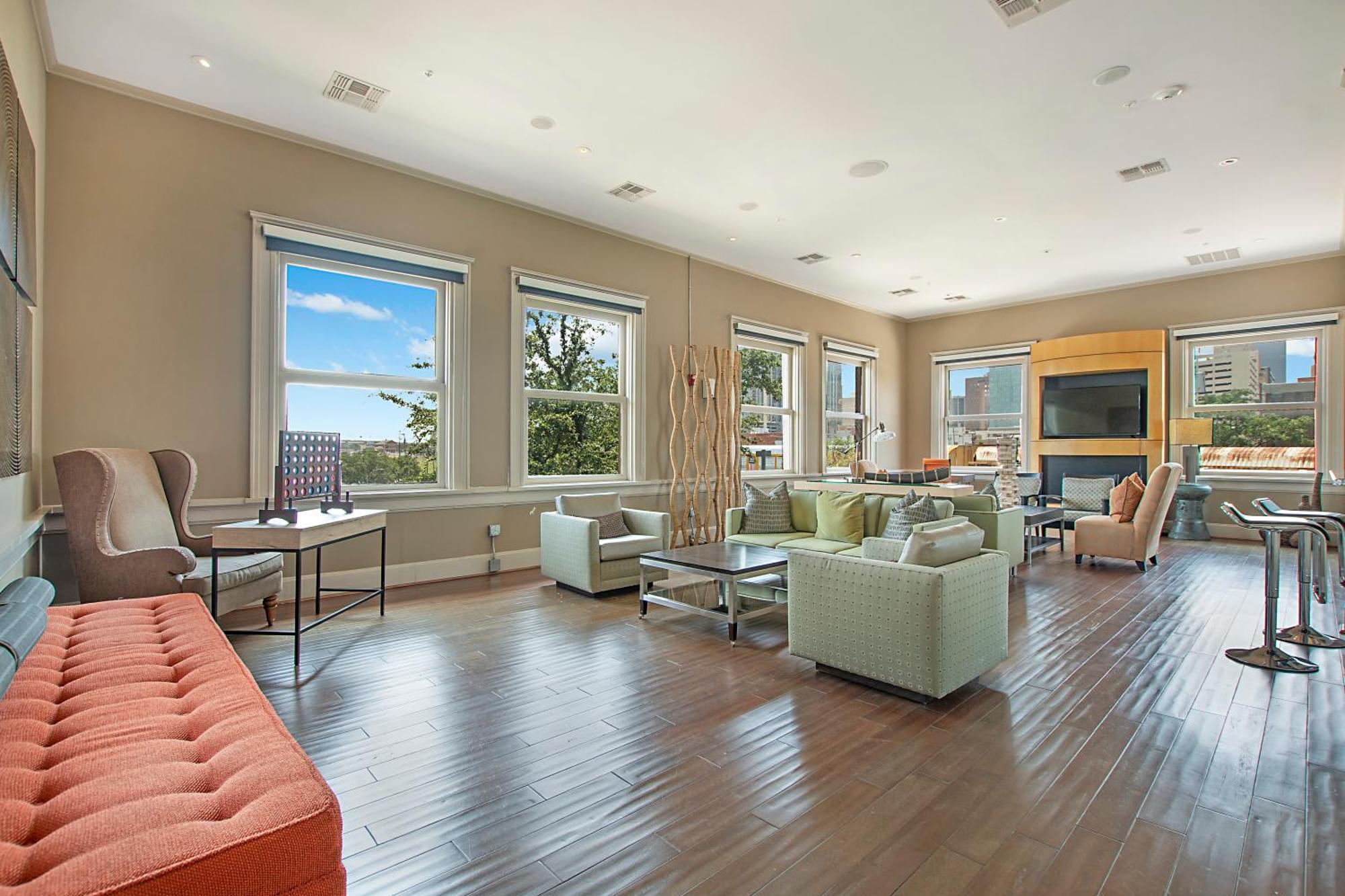 Cowboy Live, Laugh, & Loft Fort Worth 2 Bedroom Loft Downtown מראה חיצוני תמונה