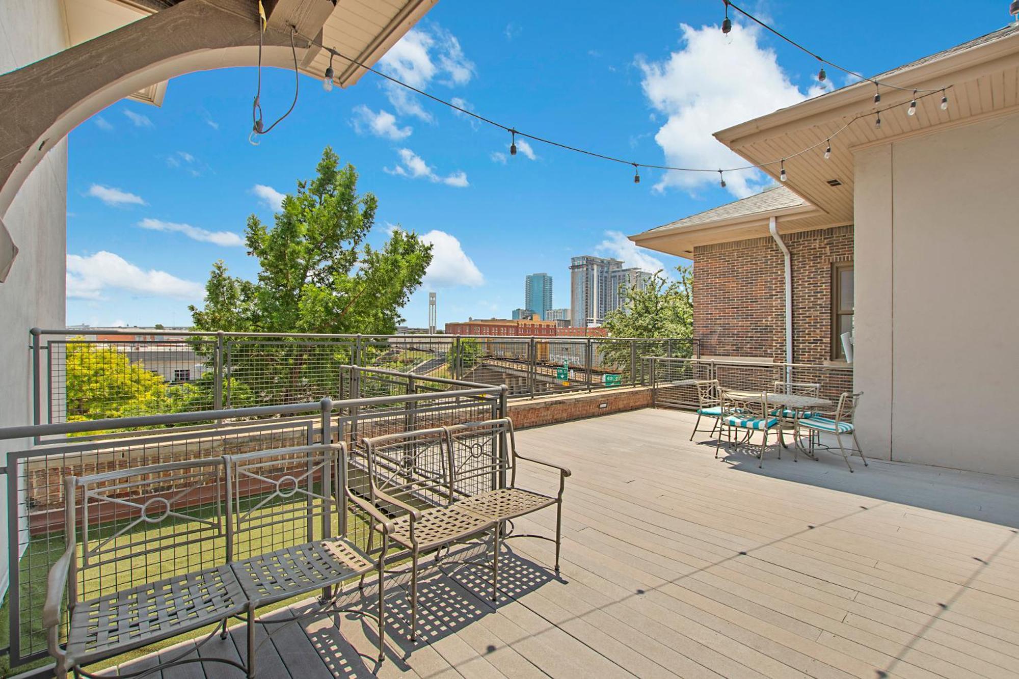 Cowboy Live, Laugh, & Loft Fort Worth 2 Bedroom Loft Downtown מראה חיצוני תמונה