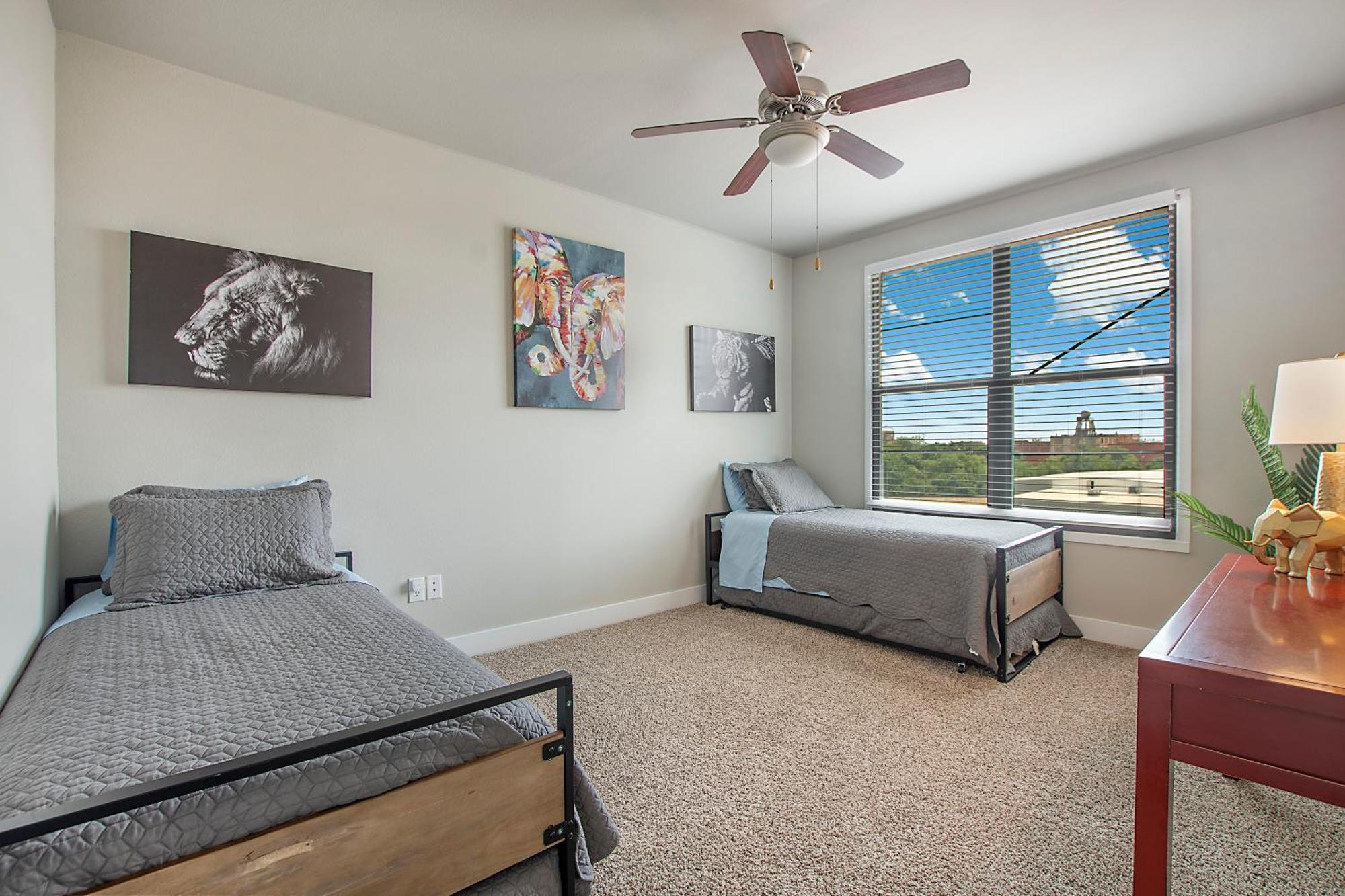 Cowboy Live, Laugh, & Loft Fort Worth 2 Bedroom Loft Downtown מראה חיצוני תמונה