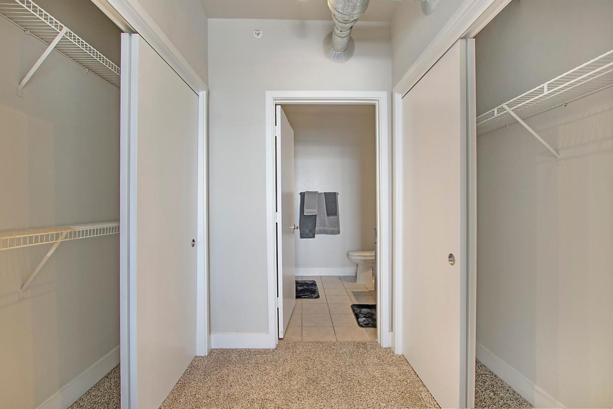 Cowboy Live, Laugh, & Loft Fort Worth 2 Bedroom Loft Downtown מראה חיצוני תמונה