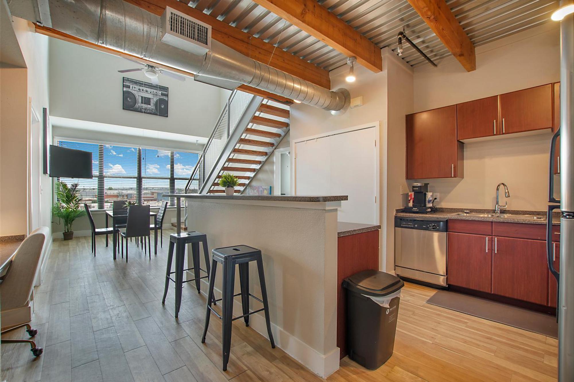 Cowboy Live, Laugh, & Loft Fort Worth 2 Bedroom Loft Downtown מראה חיצוני תמונה